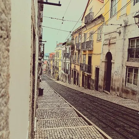 Bica Street Old Bar Into Studio Apartment *