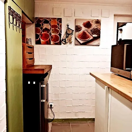 Bica Street Old Bar Into Studio Apartment Lisbon
