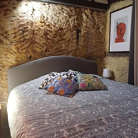 Apartment Bica Street Old Bar Into Studio